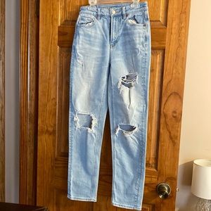 American Eagle Mom Straight jeans